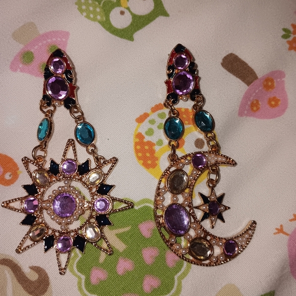 Celestial~Sun & Moon Whimsigoth Pink Blue Crystal Dangle Earrings - Picture 6 of 11